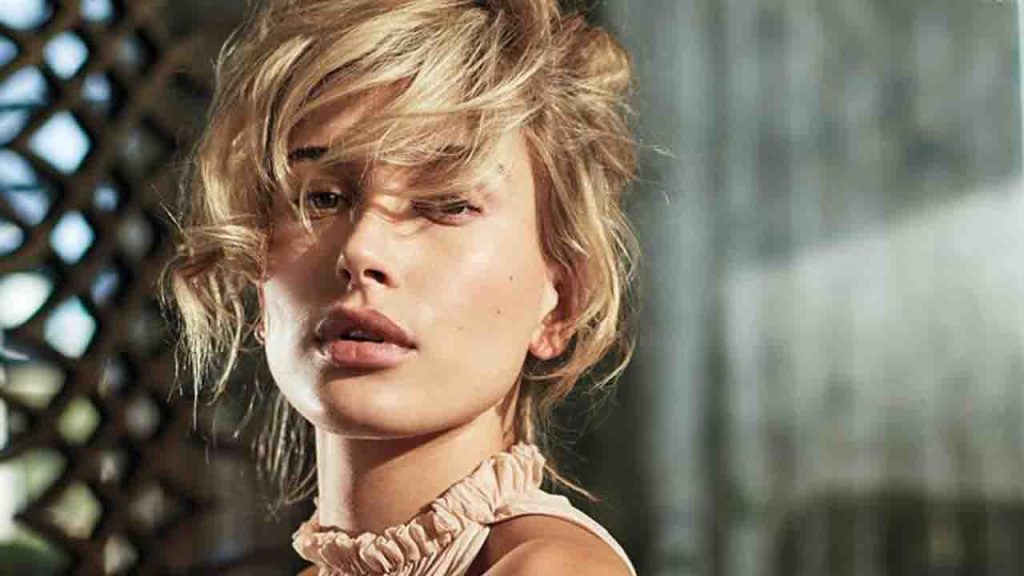 Hailey Bieber Raup