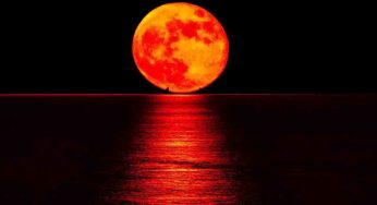 Blood Moon Hiasi Langit Indonesia Malam Ini