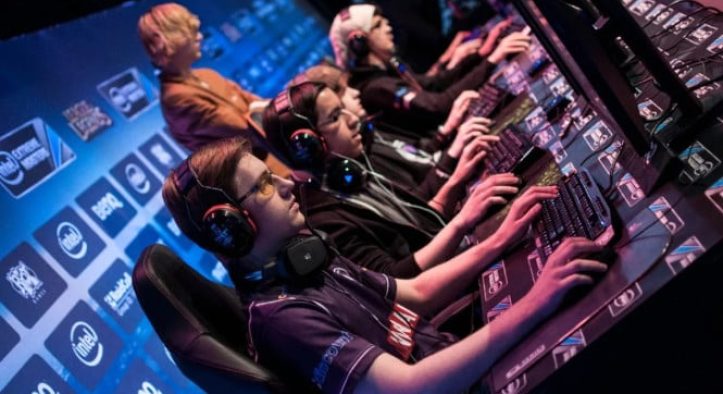 Daftar Game Mobile 2025 : Dengan Fitur Mobile Console