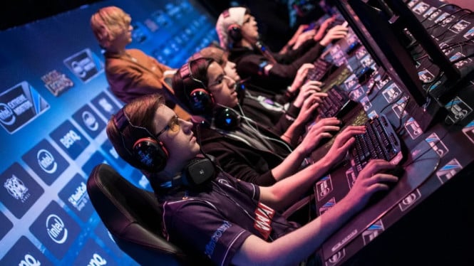 Daftar Game Mobile 2025 : Dengan Fitur Mobile Console